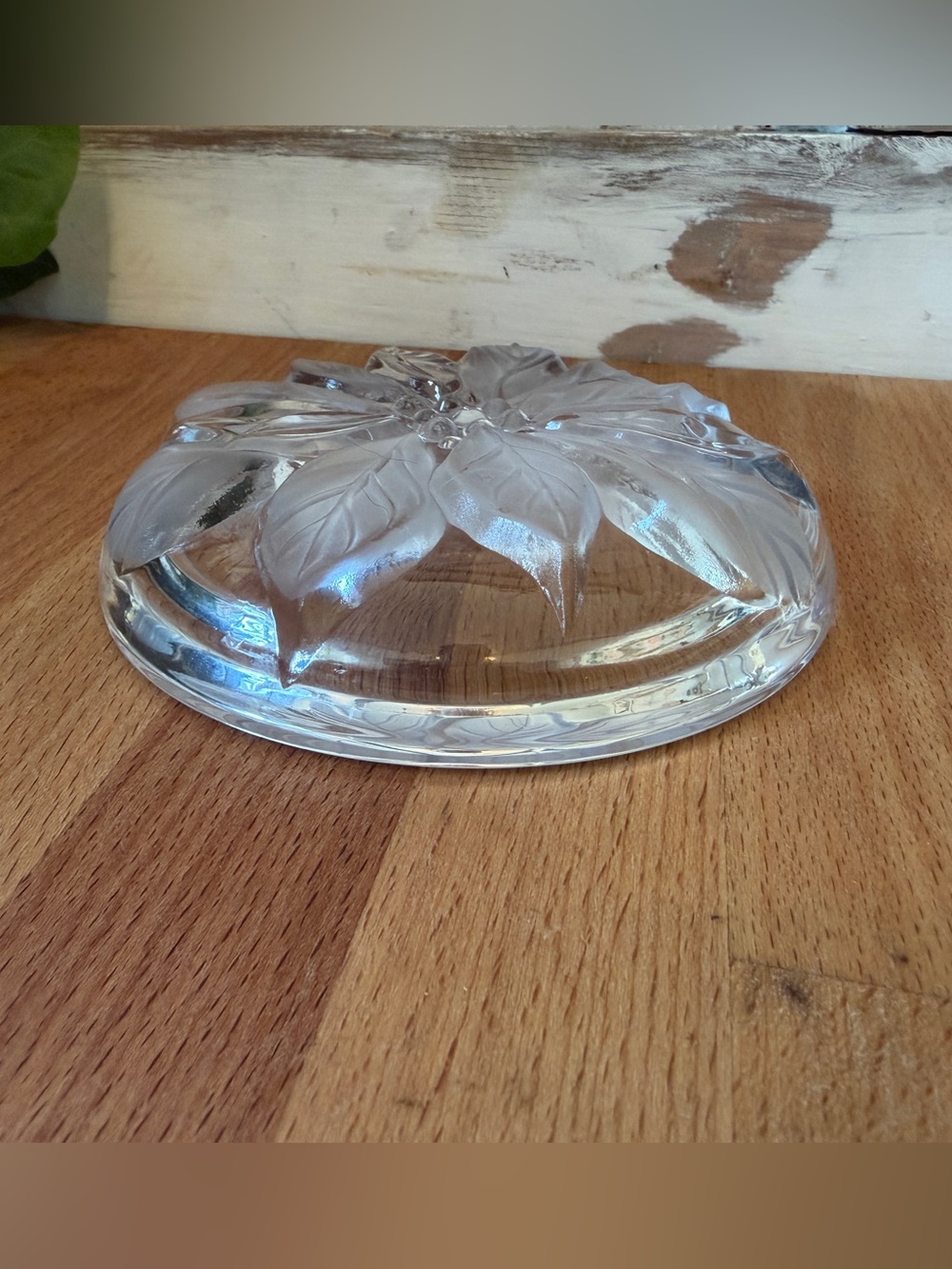 Mikasa poinsettia dish - Picture 3 of 4